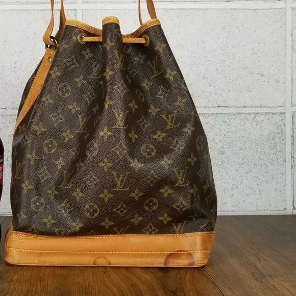 Louis Vuitton Monogram Noe Shoulder Bag - Picture 2 of 14